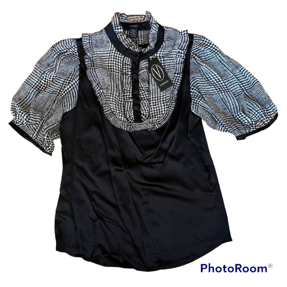 Vertigo Black and White Blouse Size Small NWT